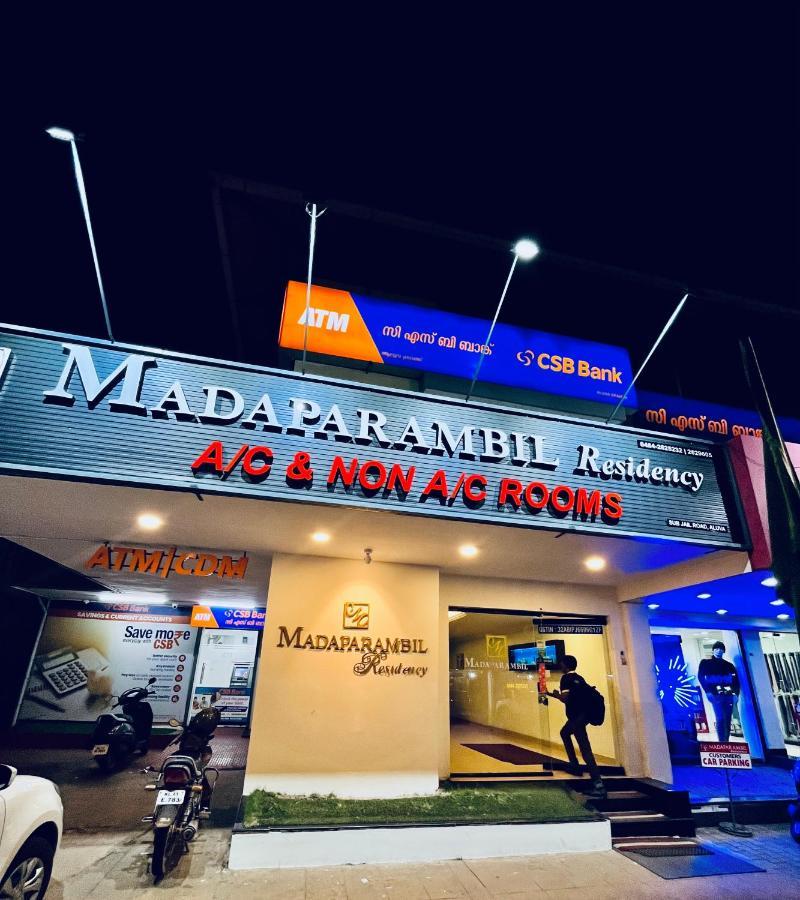 Madaparambil Residency Alwaye Exterior foto